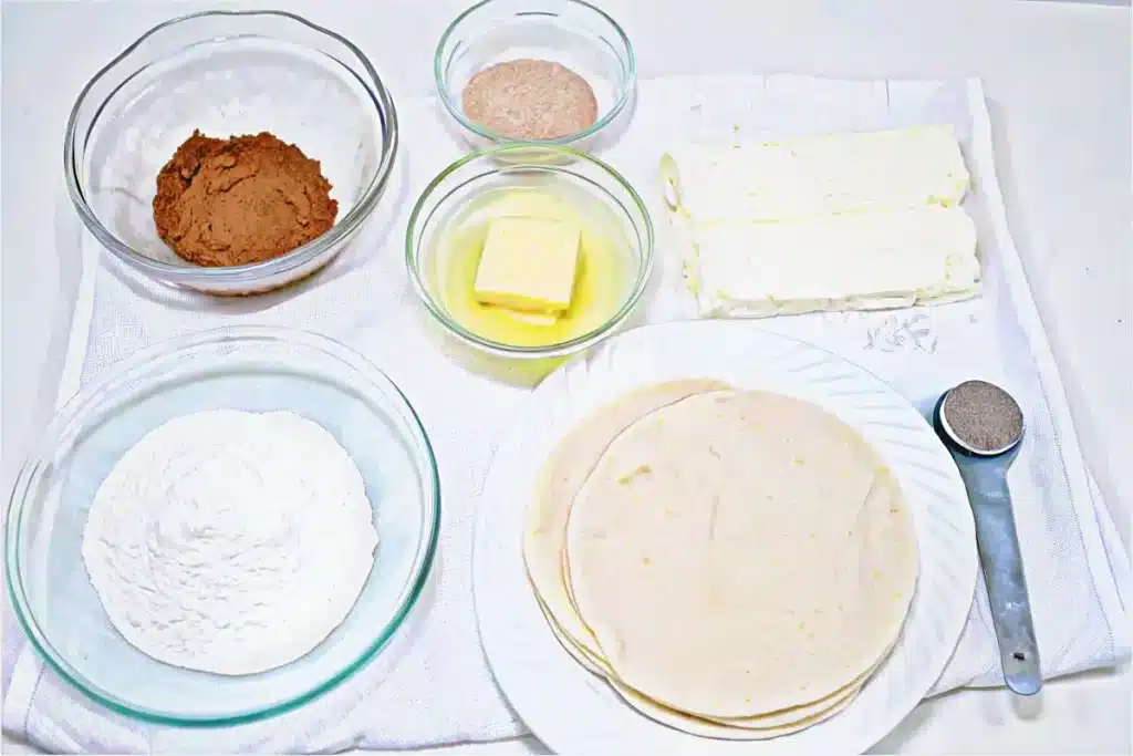 Ingredients for keto cream cheese cinnamon roll ups